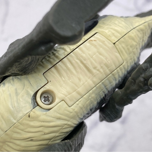 Jurassic World Velociraptor "Blue" Electronic Growling Attack Hasbro 2015 Raptor - Picture 10 of 10